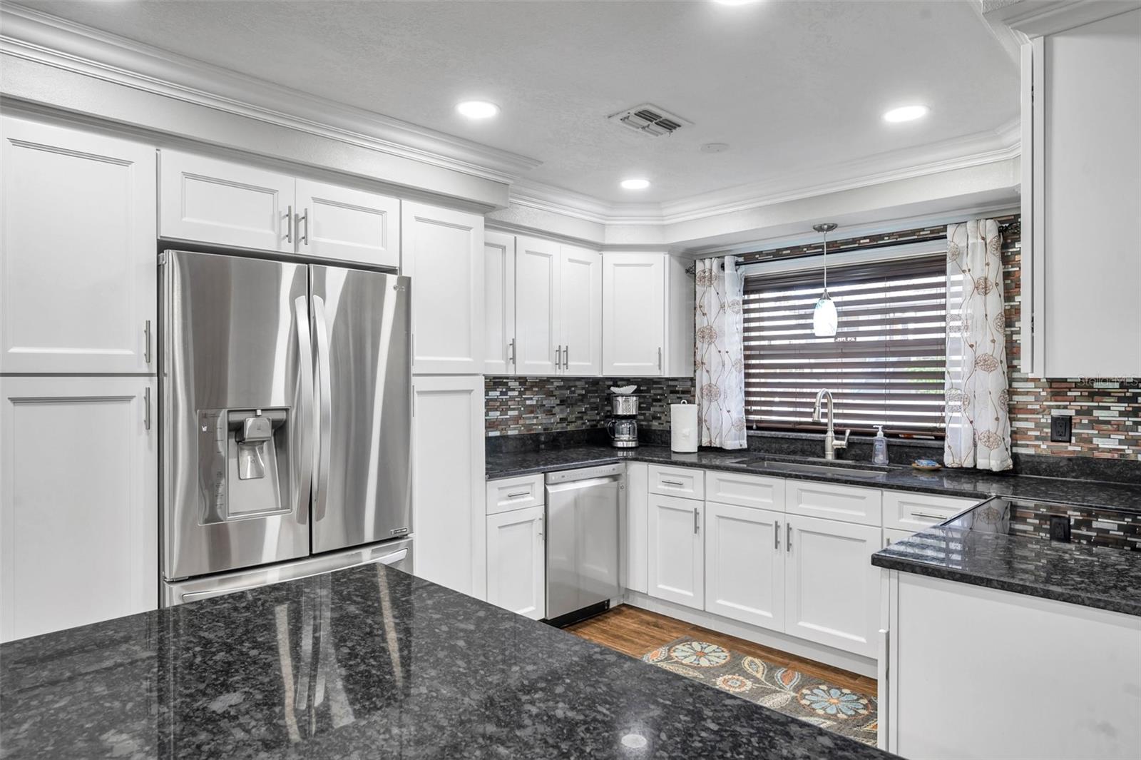 8 CITRUS DR — photo 34