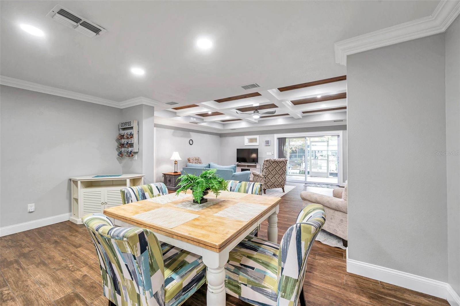 8 CITRUS DR — photo 37