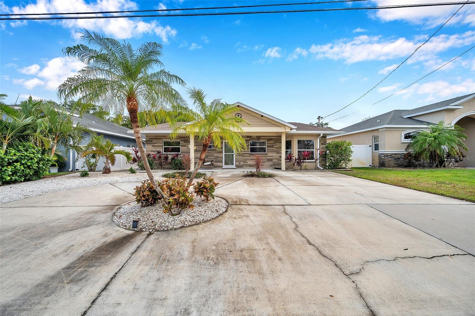 8 CITRUS DR — photo 4