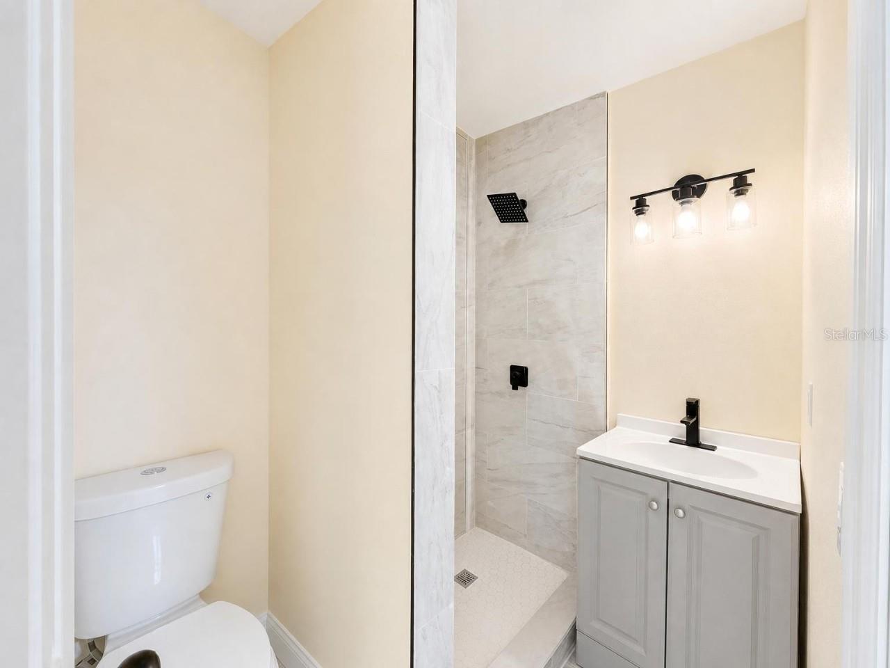 5633 CRISSMAN DR N #C7 — photo 4