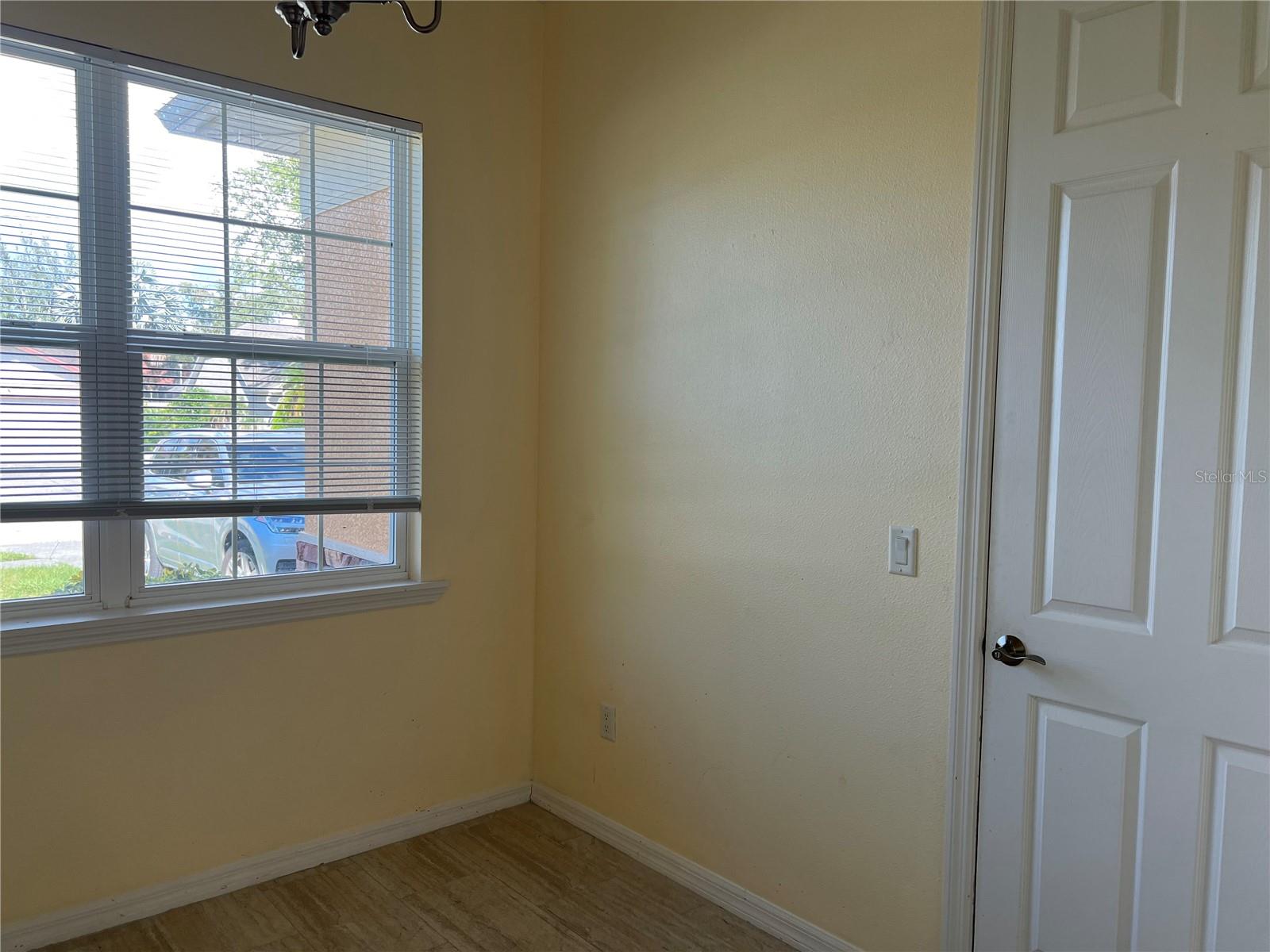 635 KENNETH WAY — photo 8