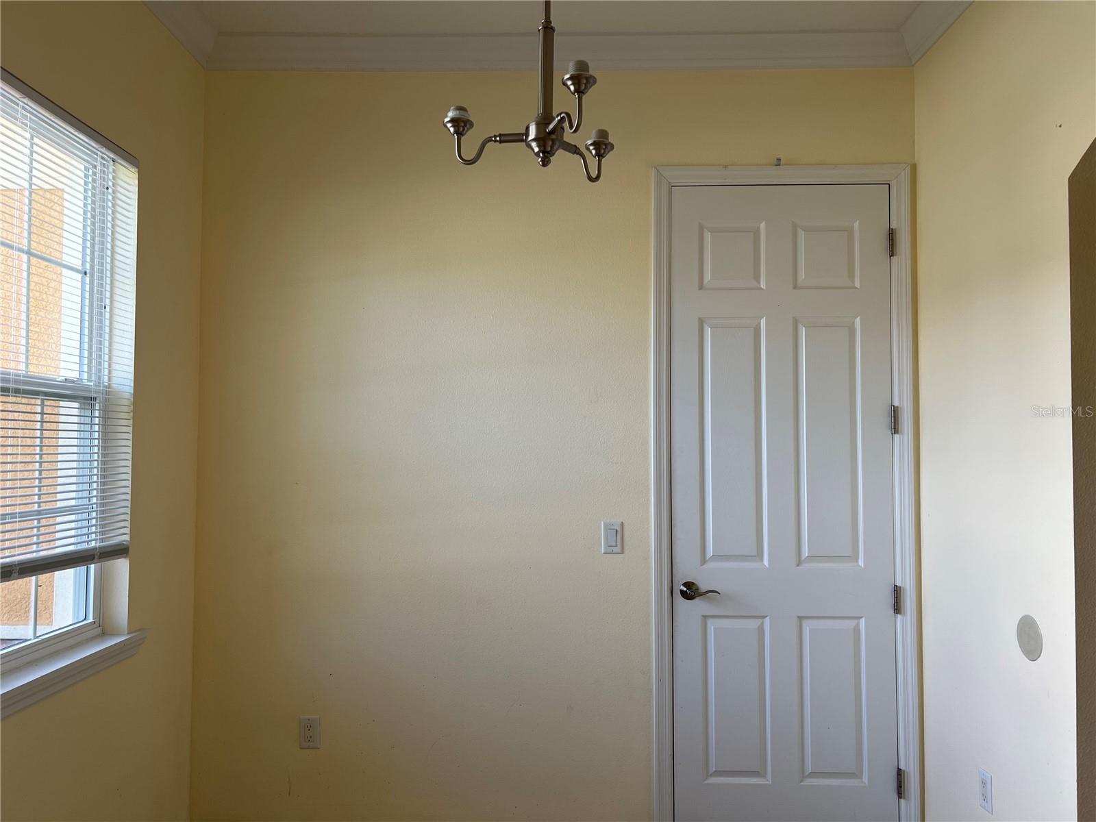 635 KENNETH WAY — photo 10