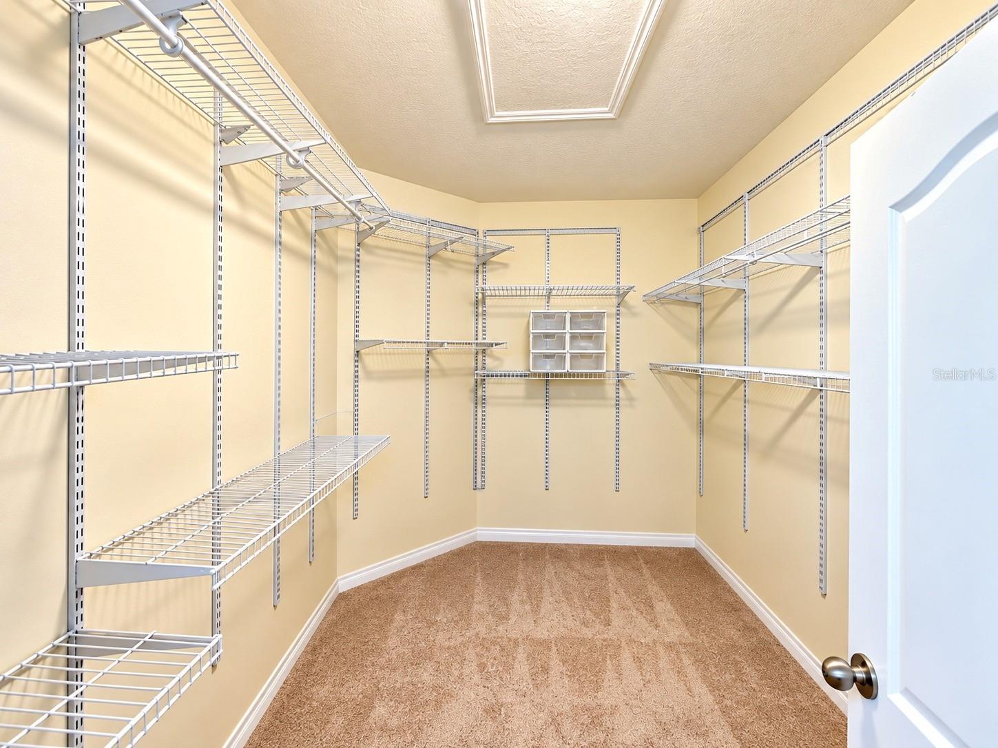 3748 ROUND TABLE CT — photo 17