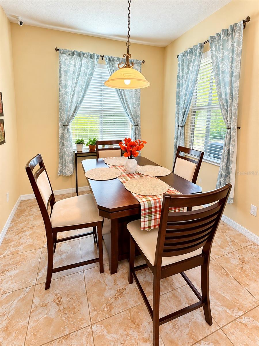 3748 ROUND TABLE CT — photo 15