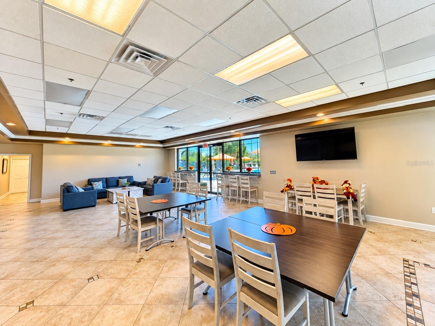 3748 ROUND TABLE CT — photo 40