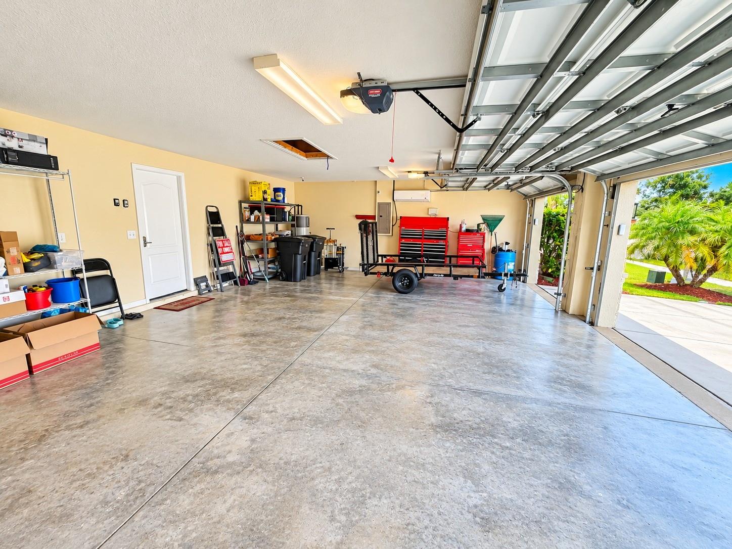 3748 ROUND TABLE CT — photo 4