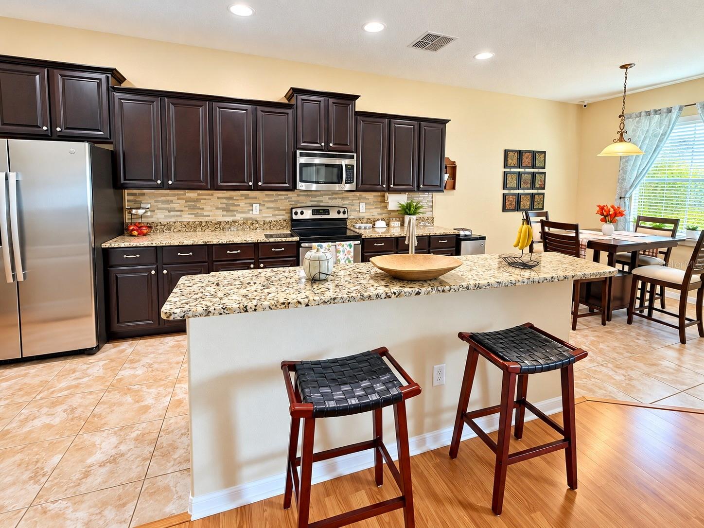 3748 ROUND TABLE CT — photo 12