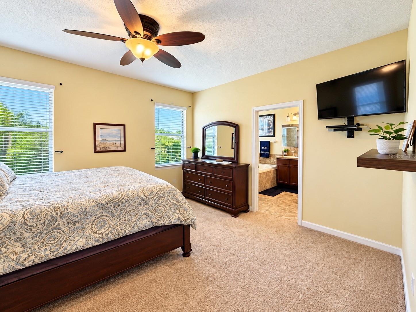3748 ROUND TABLE CT — photo 16