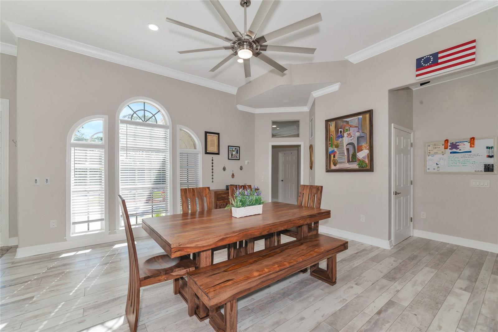 1101 KINGS WAY DR — photo 10