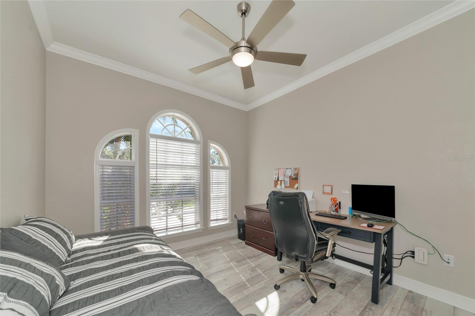 1101 KINGS WAY DR — photo 25