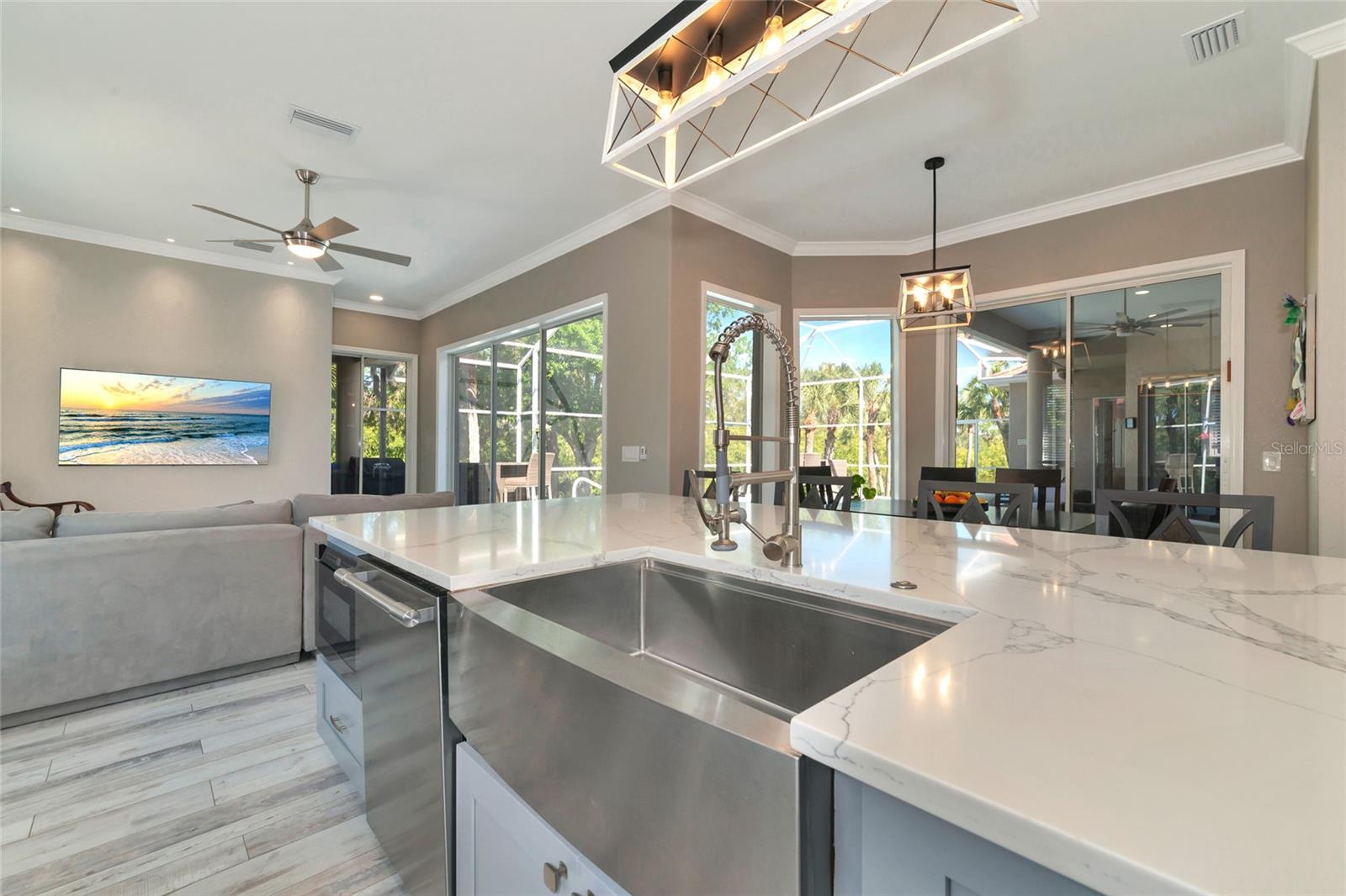 1101 KINGS WAY DR — photo 17
