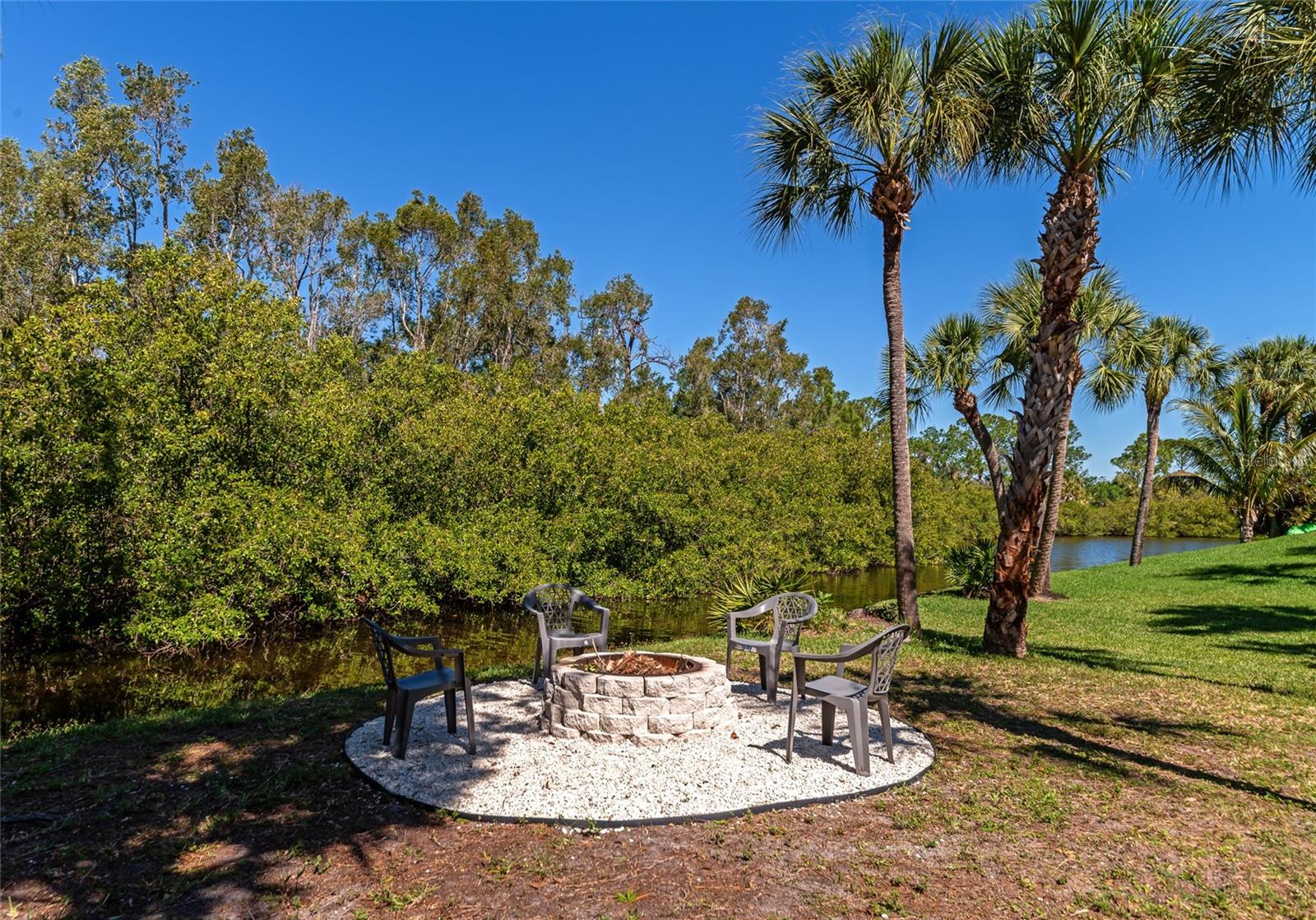 1101 KINGS WAY DR — photo 40