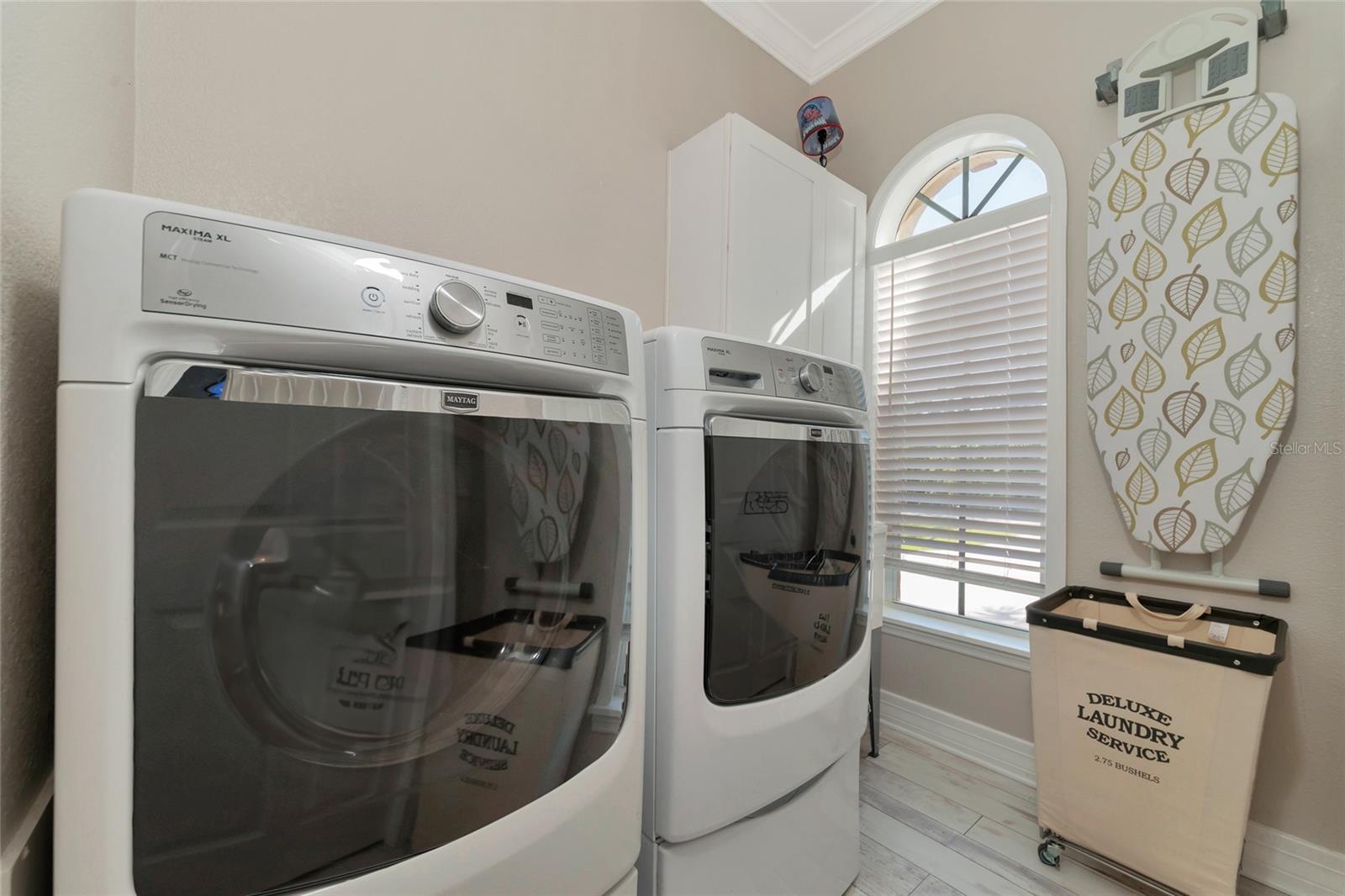 1101 KINGS WAY DR — photo 31