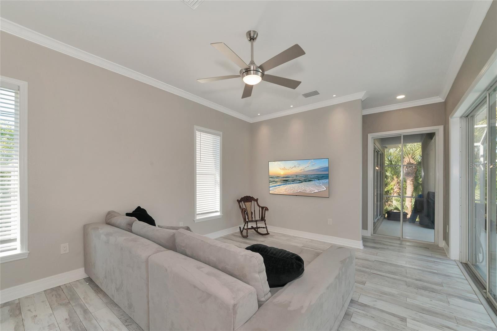 1101 KINGS WAY DR — photo 5