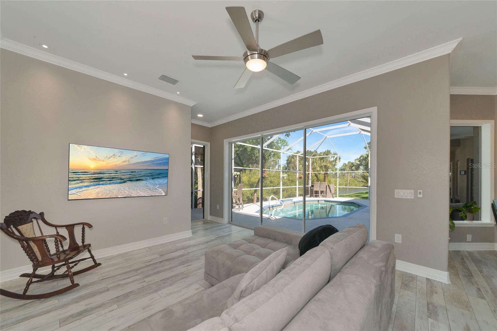 1101 KINGS WAY DR — photo 18