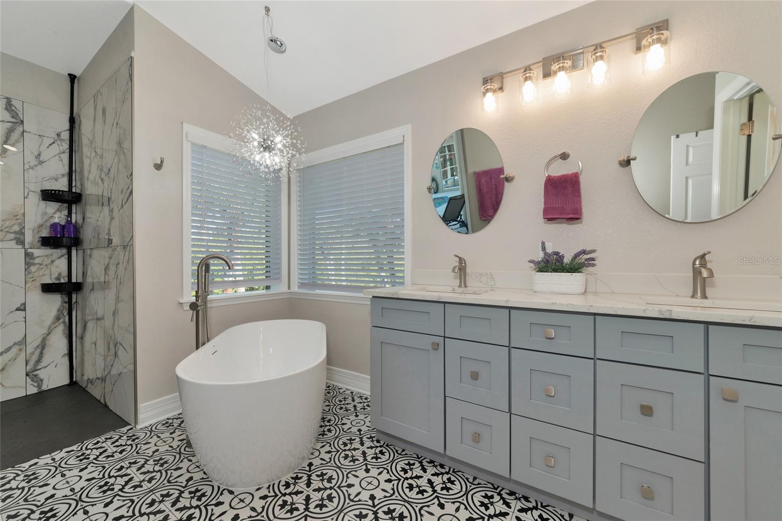 1101 KINGS WAY DR — photo 22