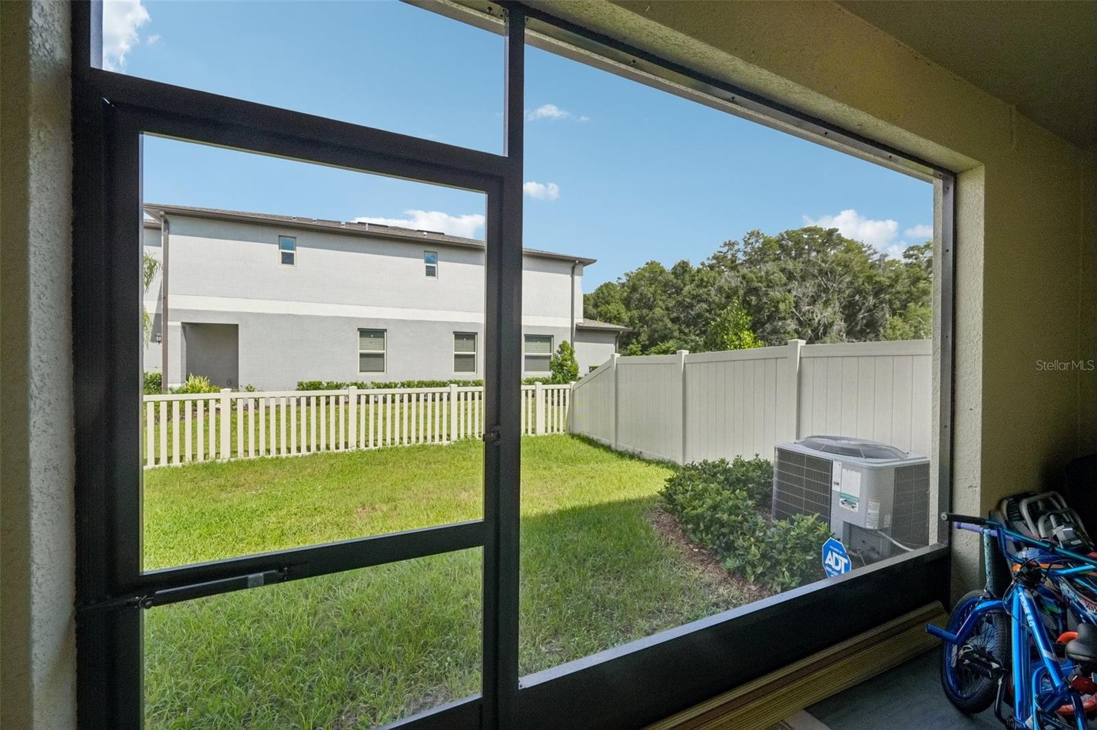 5111 FORUM BLVD — photo 23