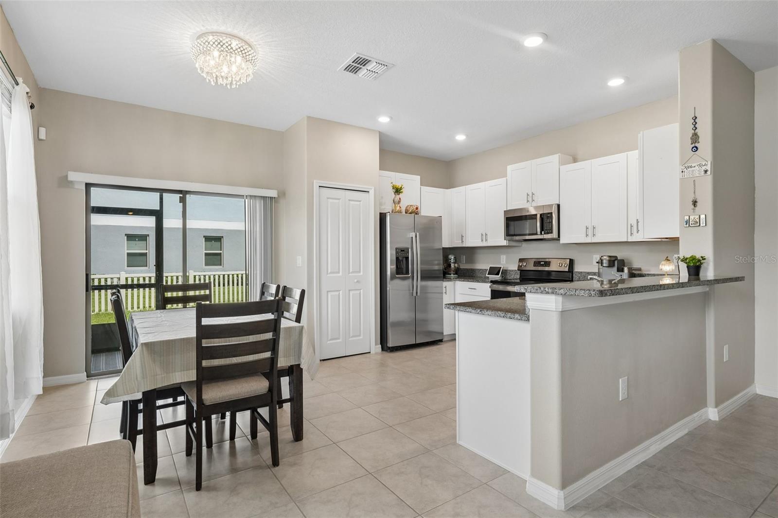 5111 FORUM BLVD — photo 8