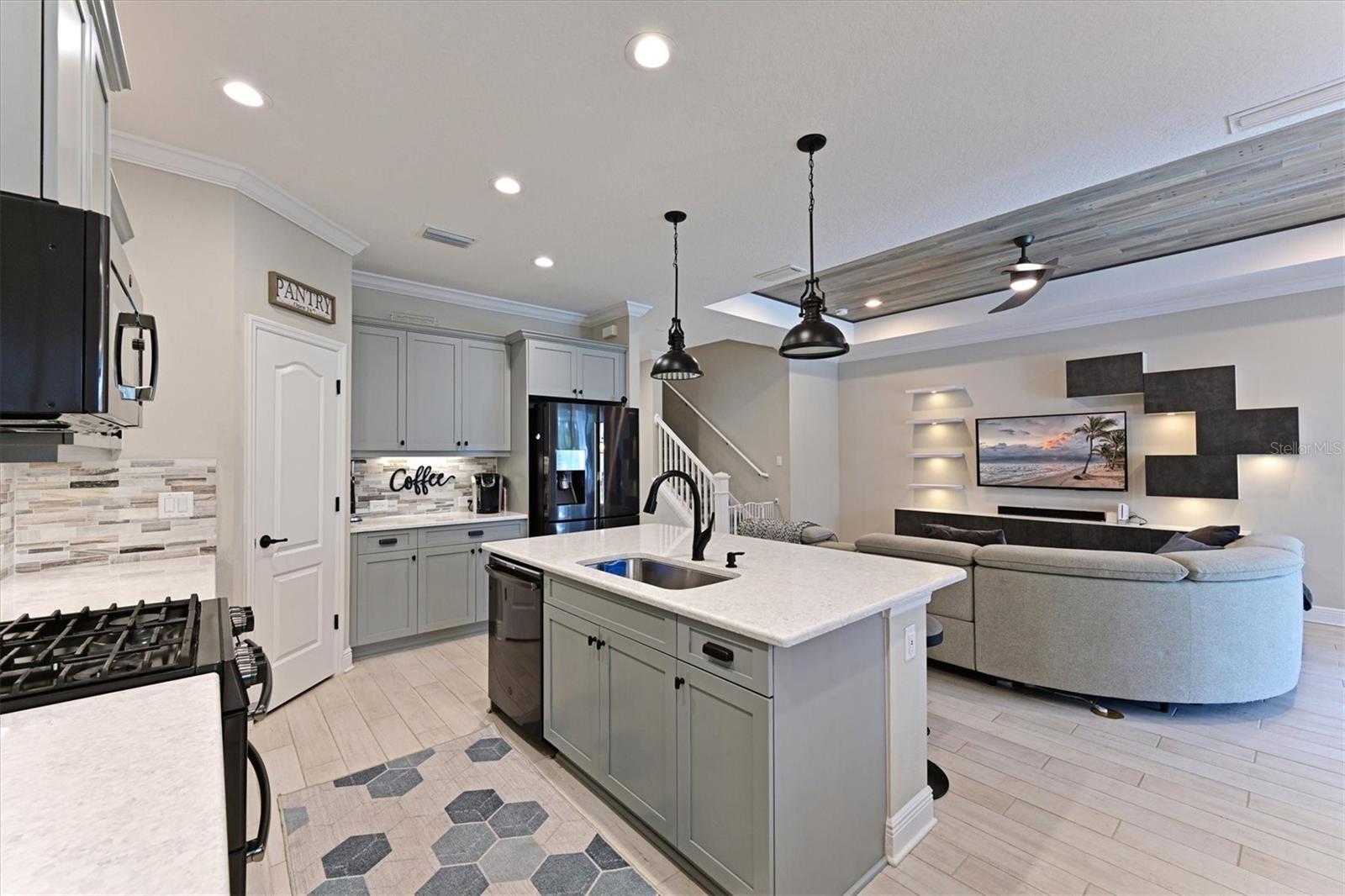 3522 SHIMMERING OAKS DR — photo 8