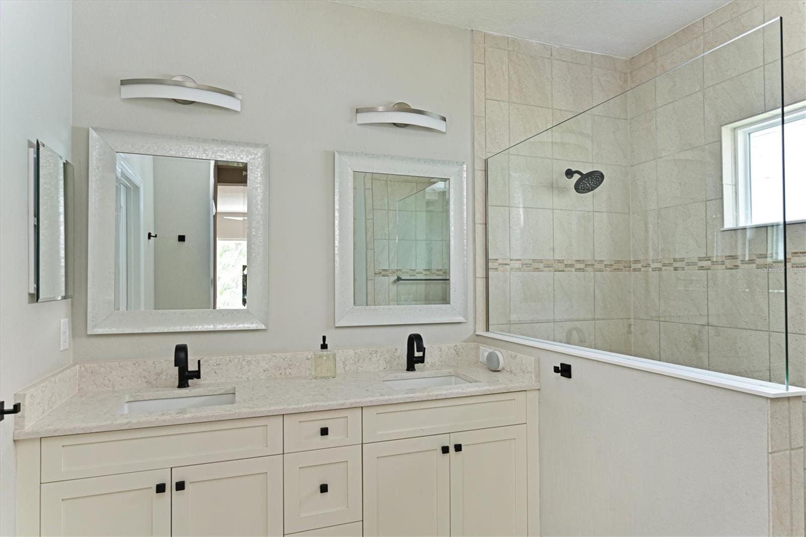 3522 SHIMMERING OAKS DR — photo 11