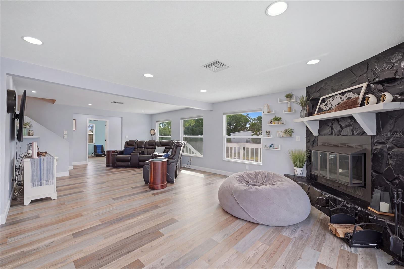 14523 BARLOW LN — photo 21