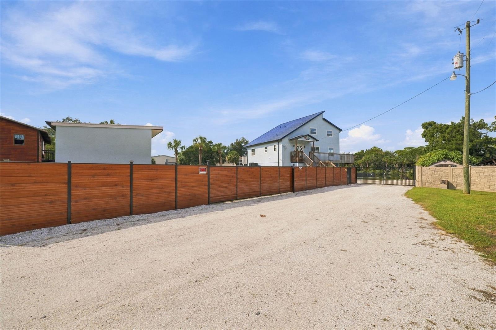 14523 BARLOW LN — photo 91
