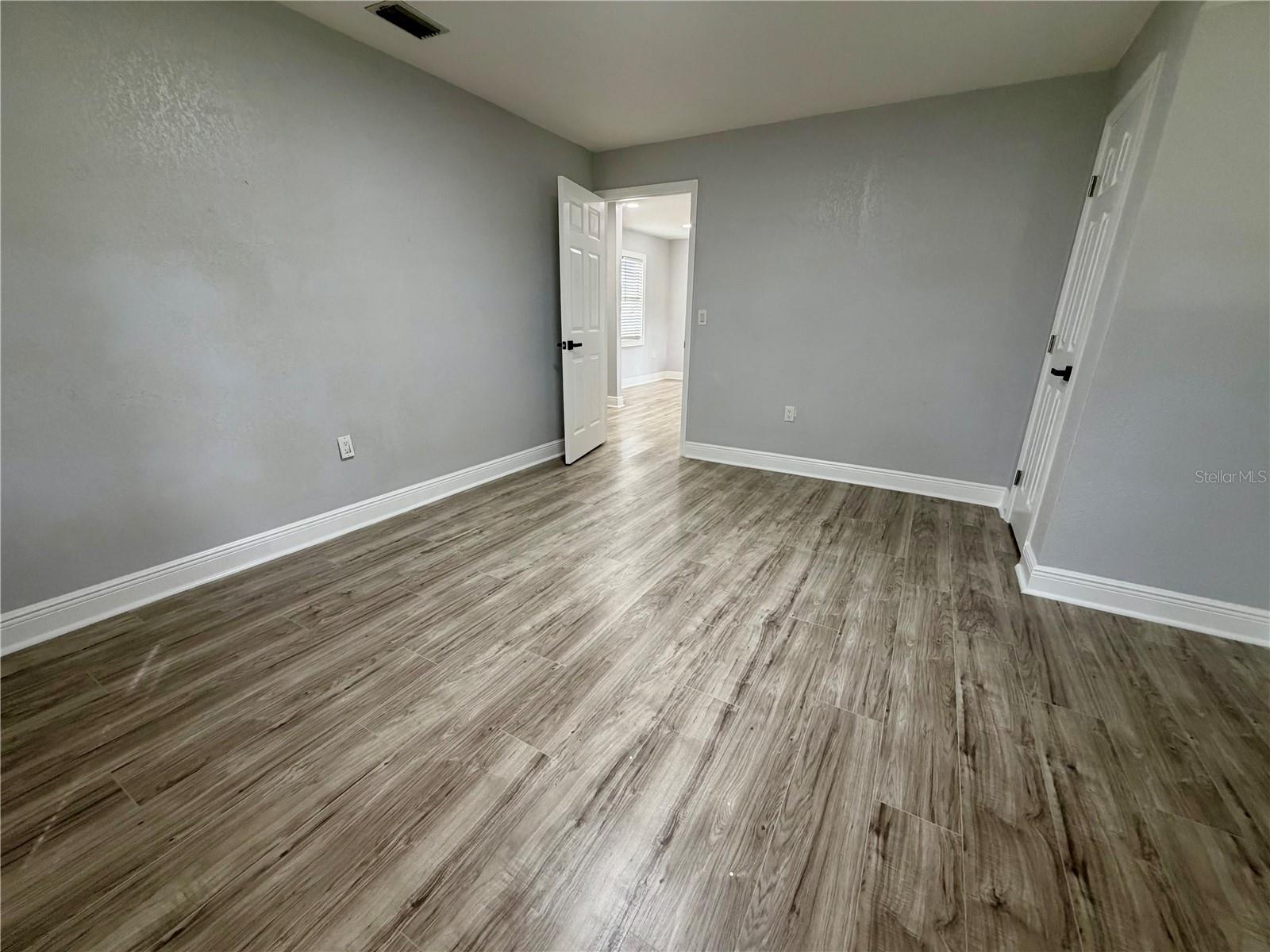 301 80TH AVE NE — photo 23