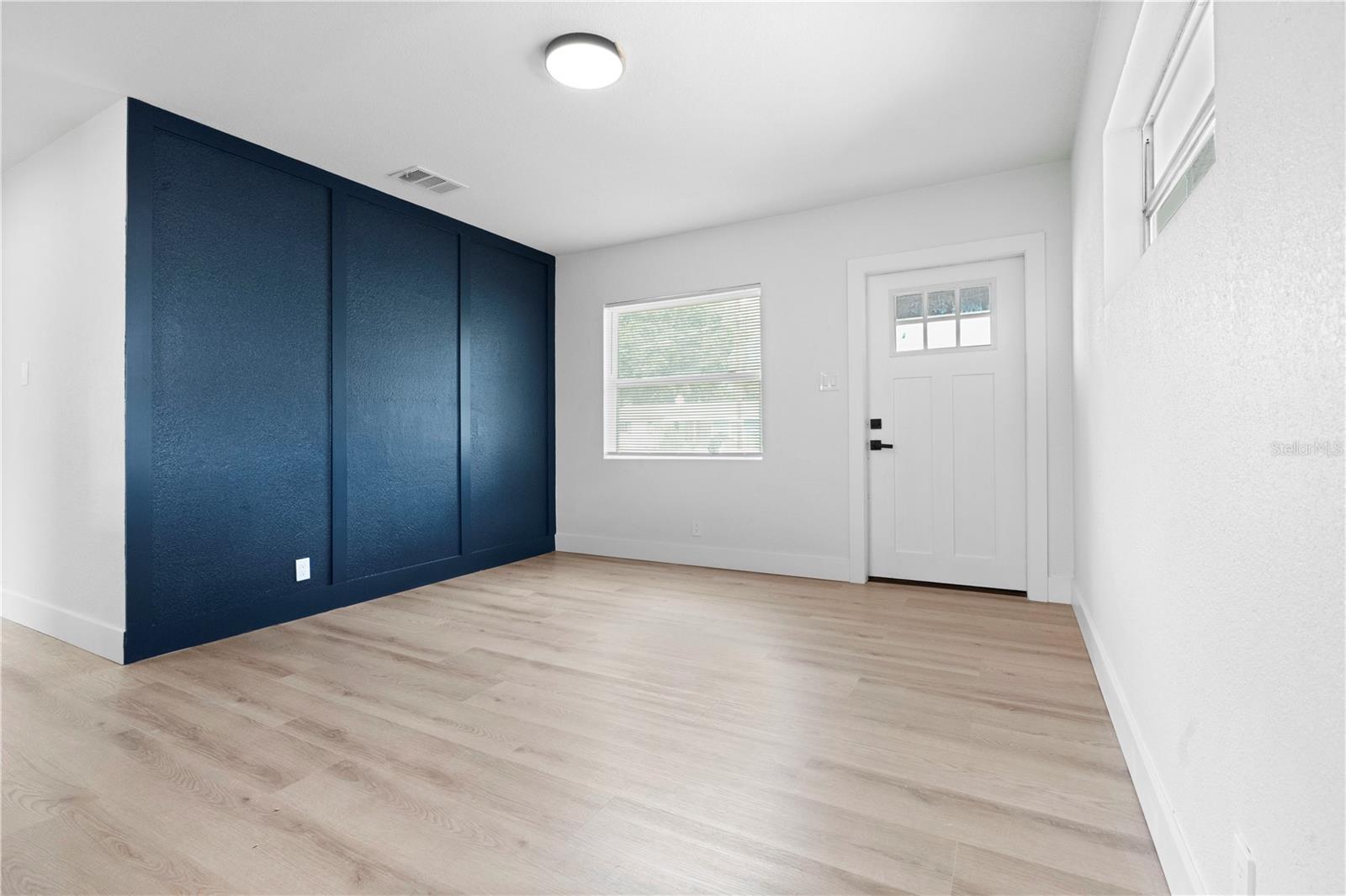 5205 S 82ND ST — photo 8