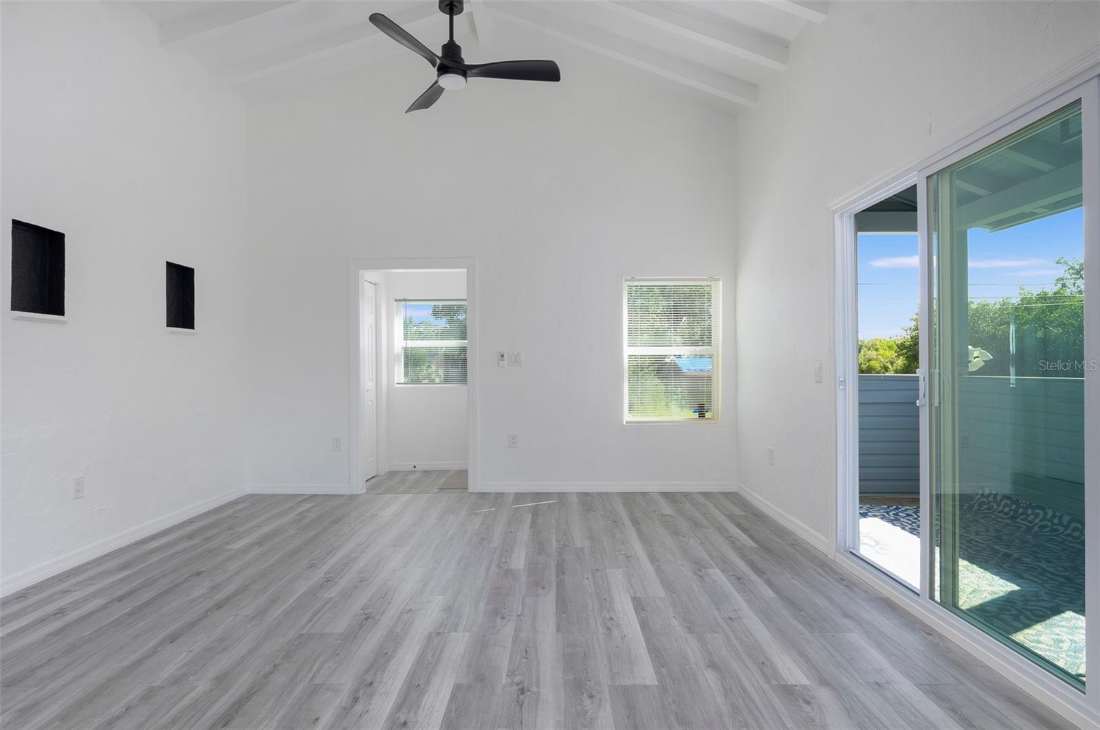 2230 E HARBOR DR S — photo 5