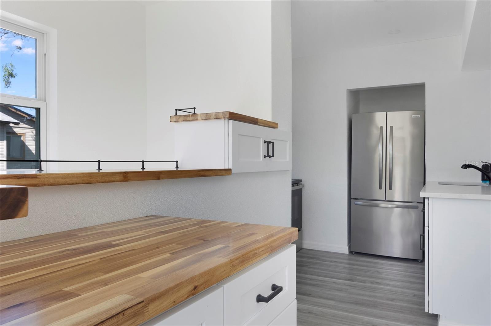 2230 E HARBOR DR S — photo 10