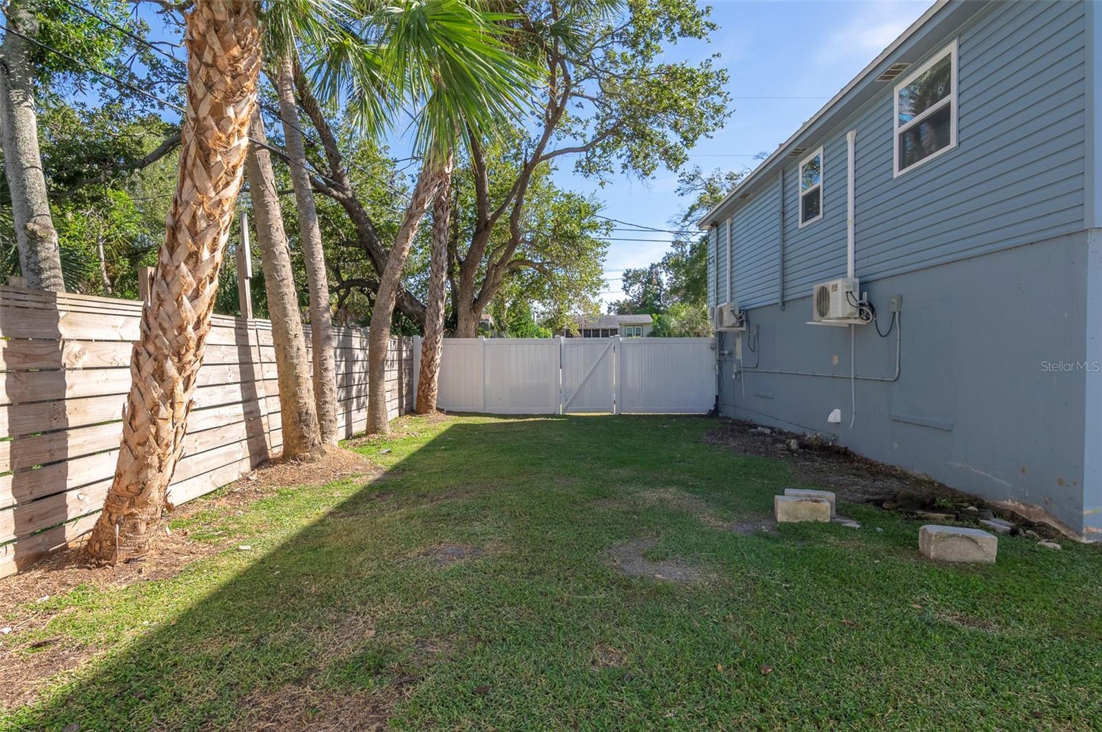 2230 E HARBOR DR S — photo 24