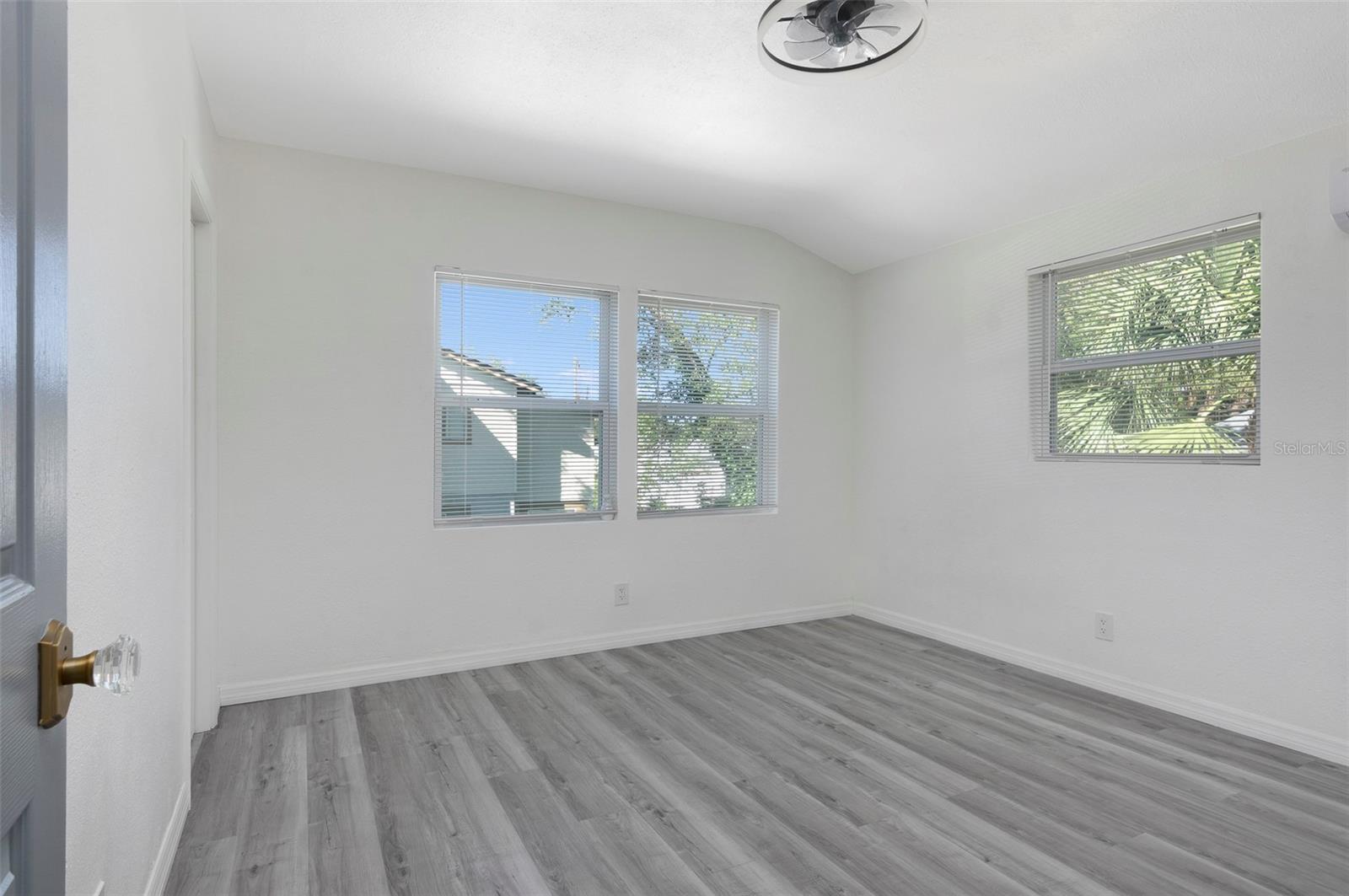 2230 E HARBOR DR S — photo 14