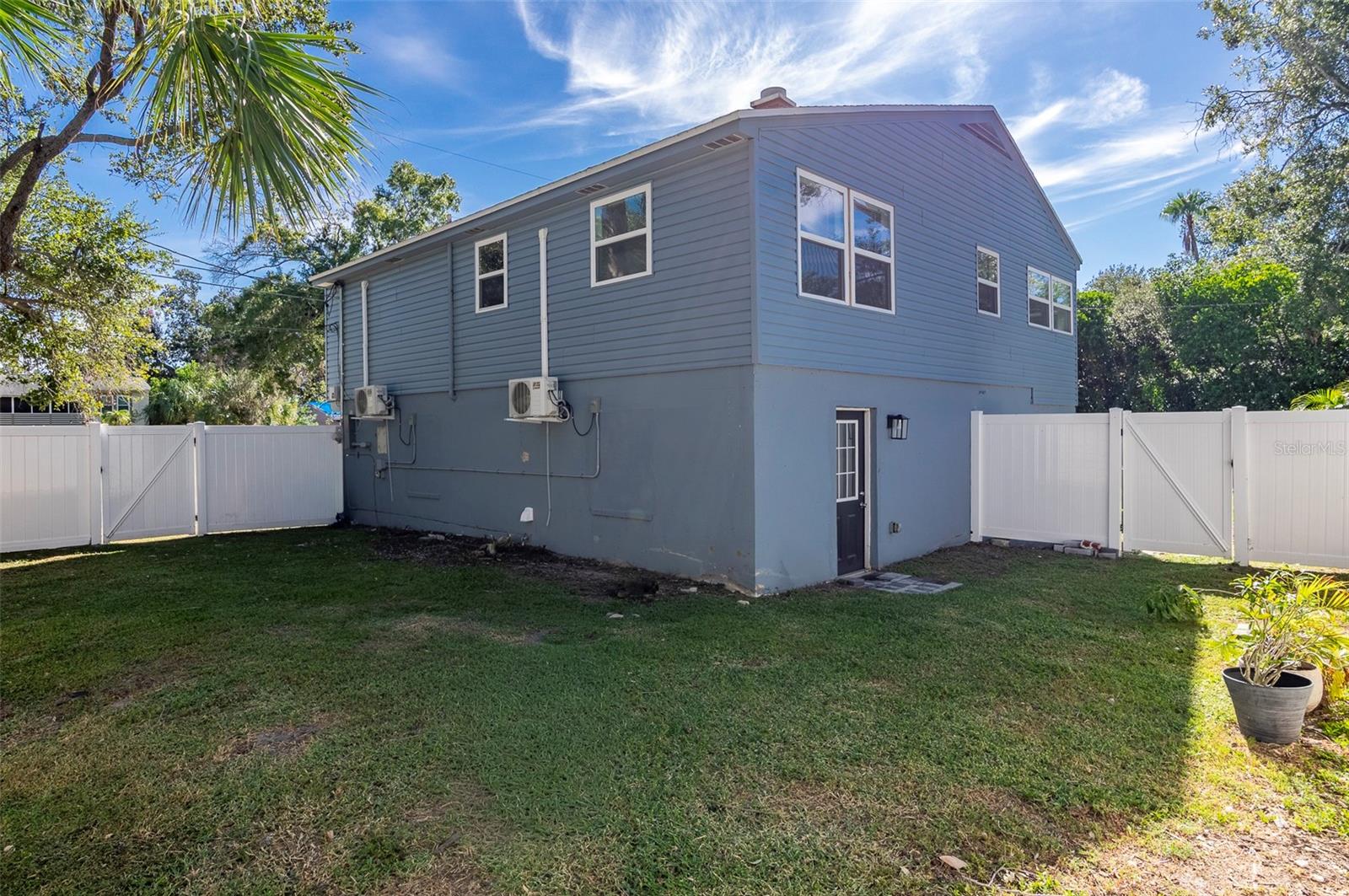 2230 E HARBOR DR S — photo 26