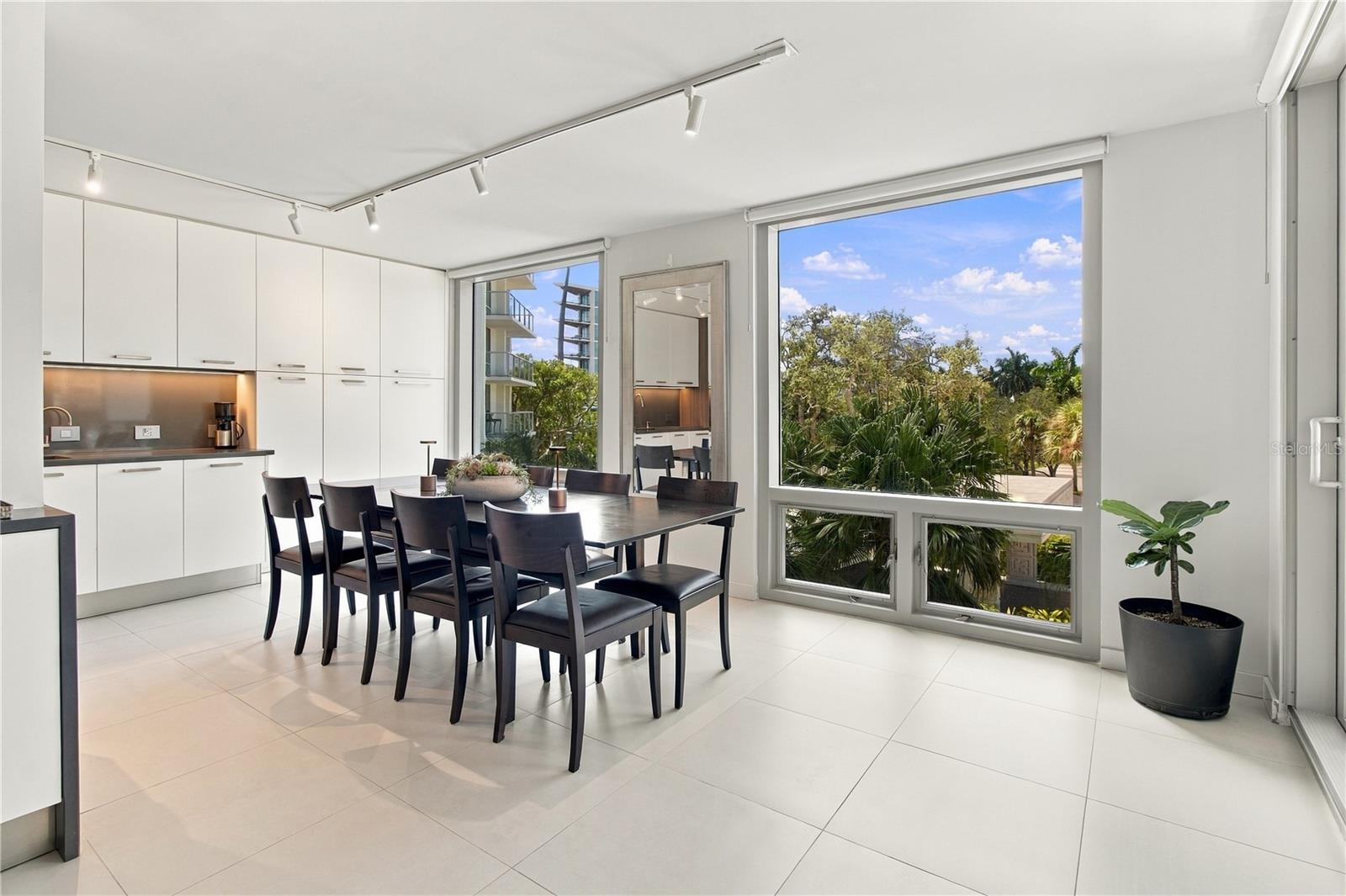 1111 N GULFSTREAM AVE #3D — photo 3