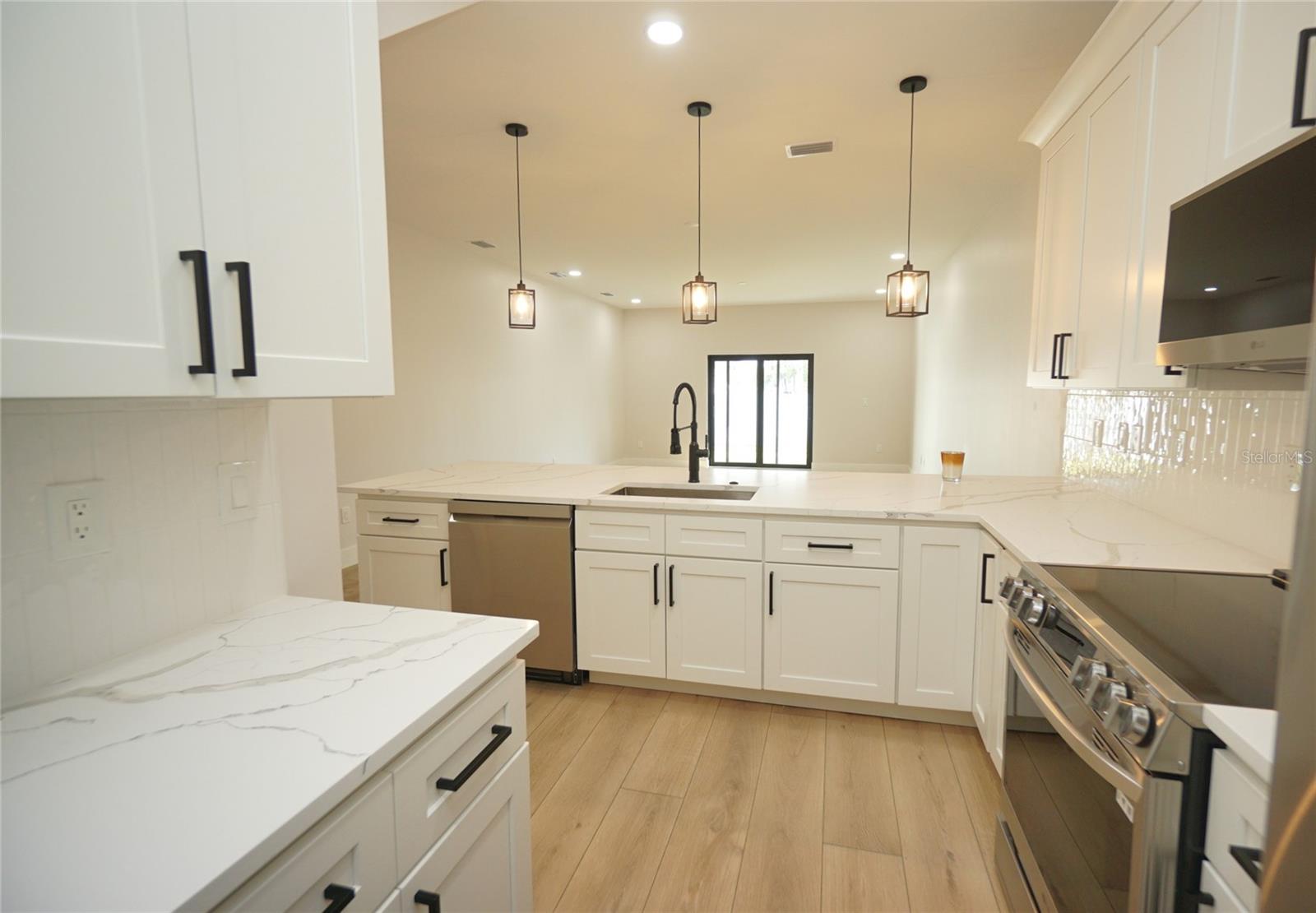 4308 W GRAY ST #4 — photo 12