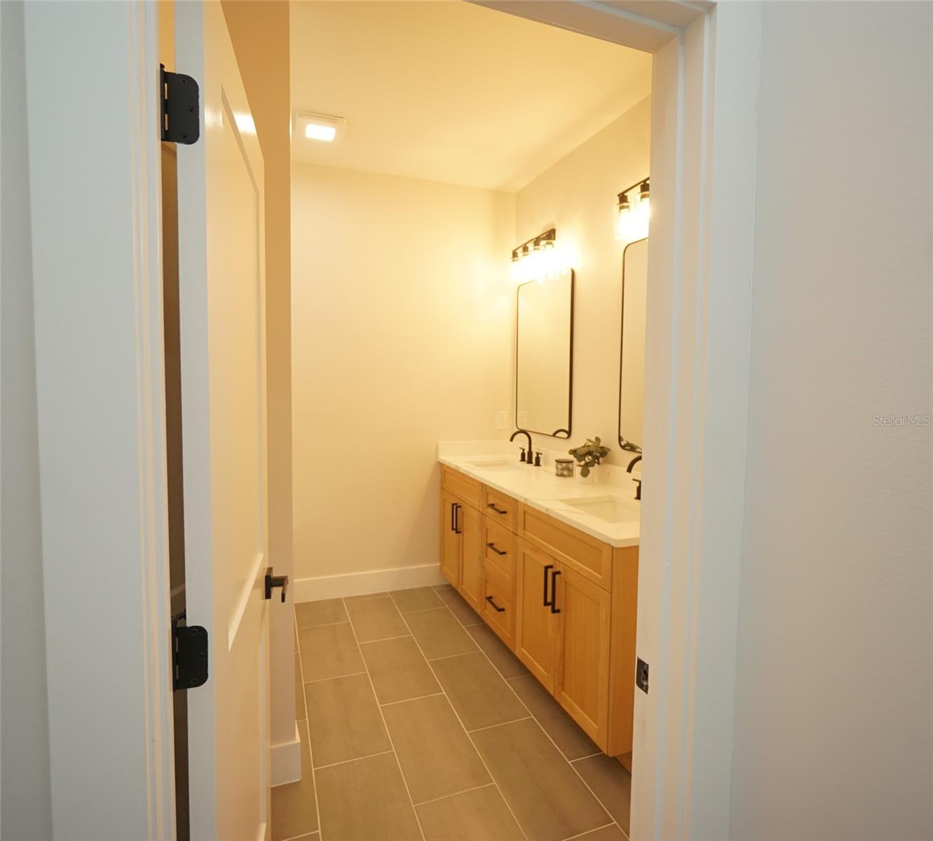 4308 W GRAY ST #4 — photo 28