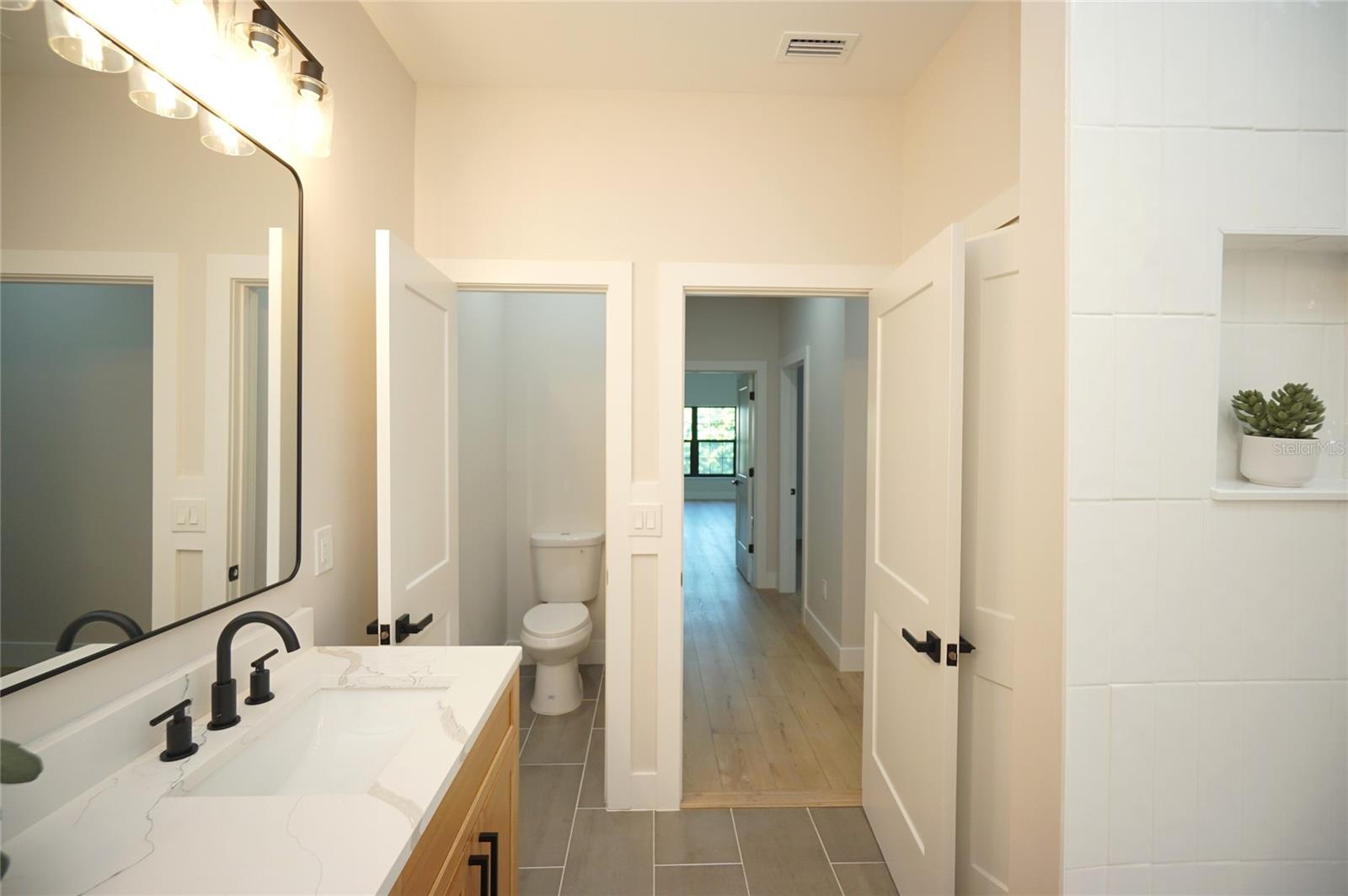 4308 W GRAY ST #4 — photo 27