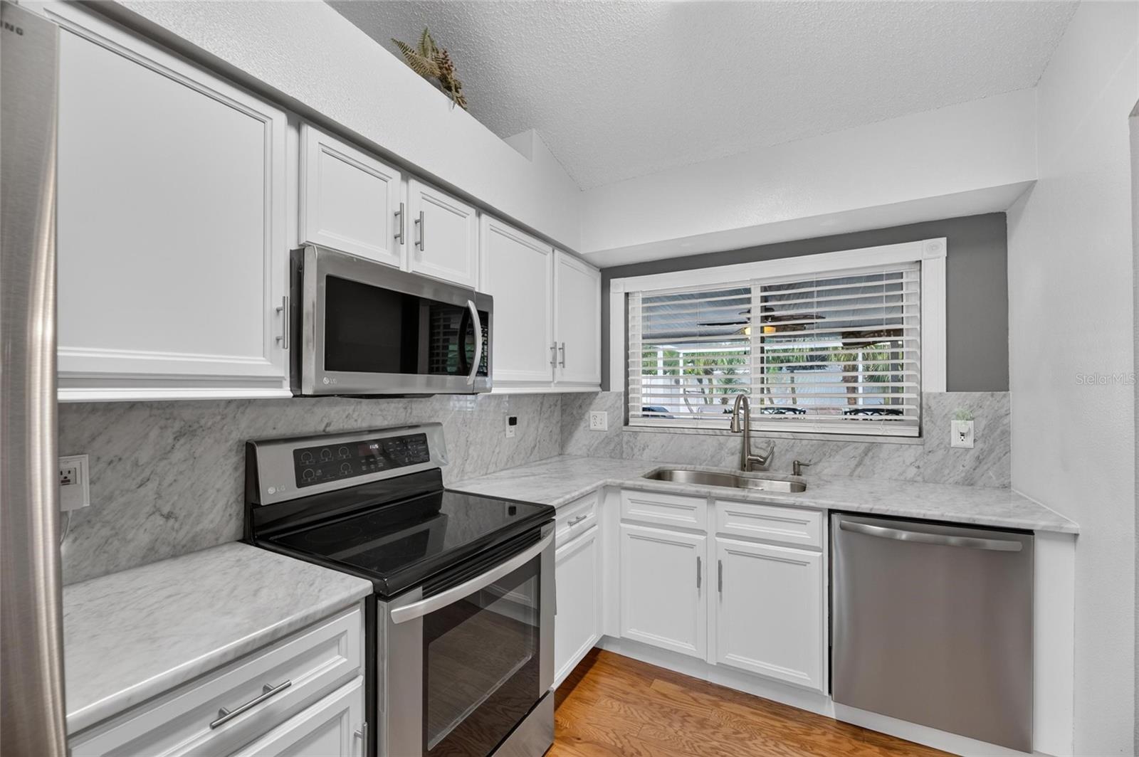 12138 BUFFINGTON LN — photo 18