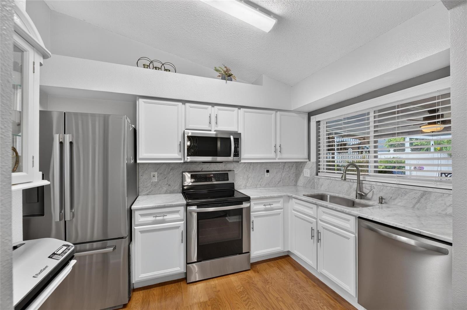 12138 BUFFINGTON LN — photo 15