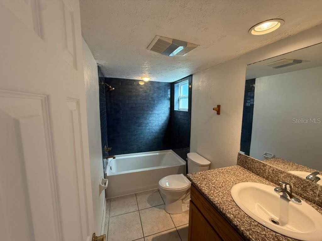 8606 N SEMMES ST #B — photo 10