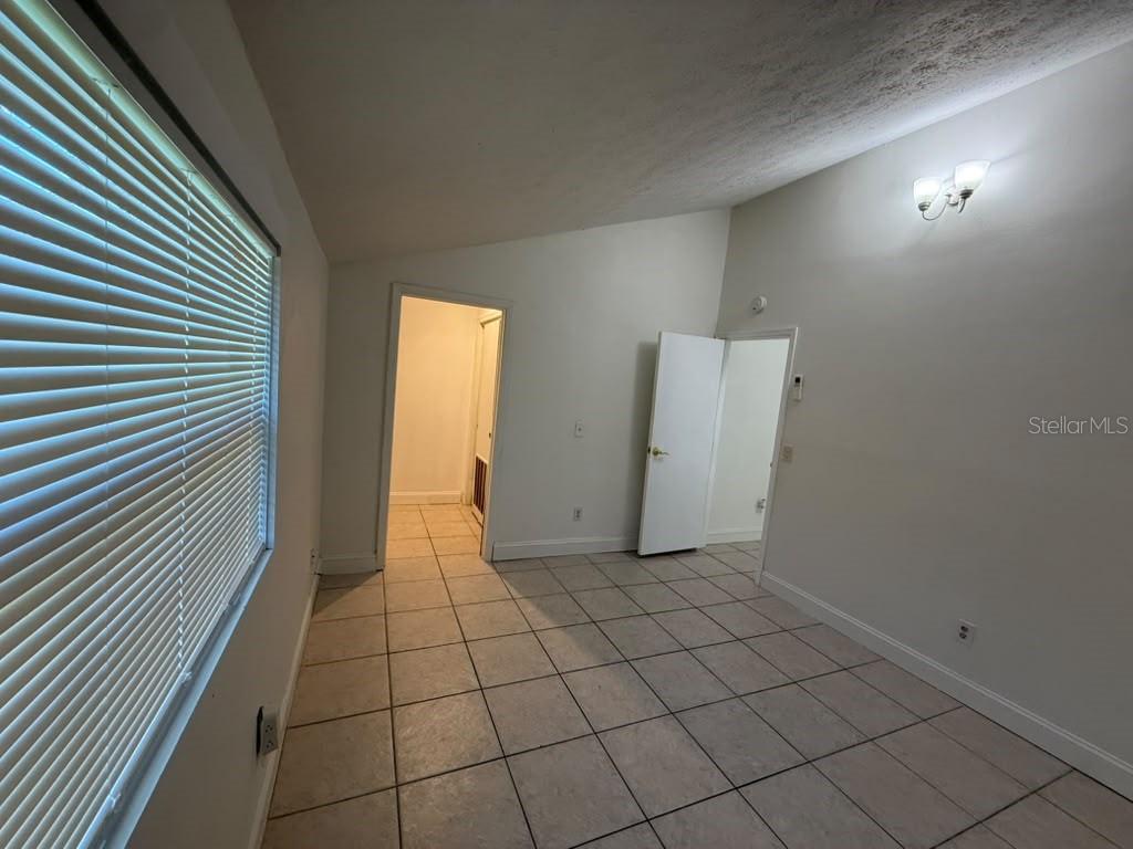 8606 N SEMMES ST #B — photo 12