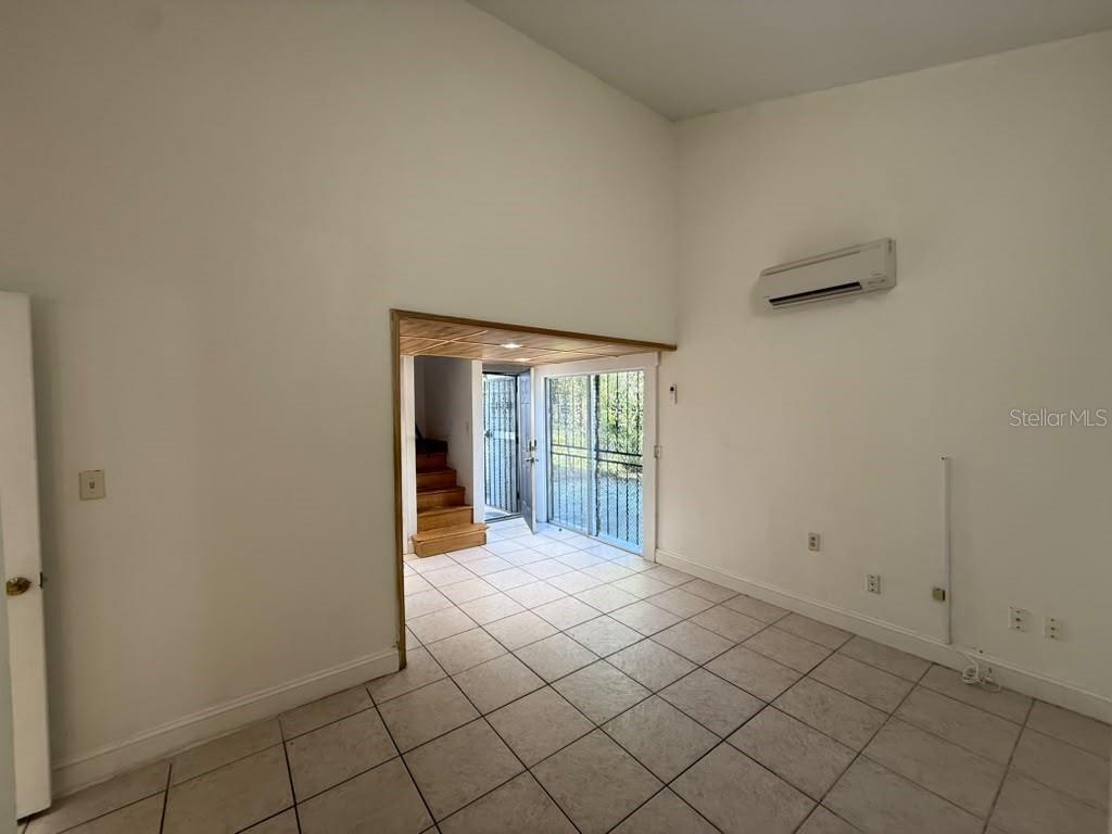 8606 N SEMMES ST #B — photo 13