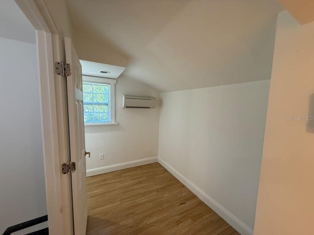 8606 N SEMMES ST #B — photo 16