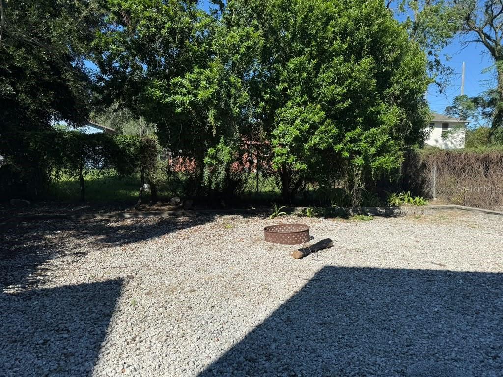 8606 N SEMMES ST #B — photo 24