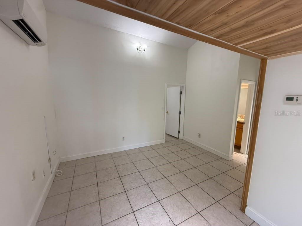 8606 N SEMMES ST #B — photo 8