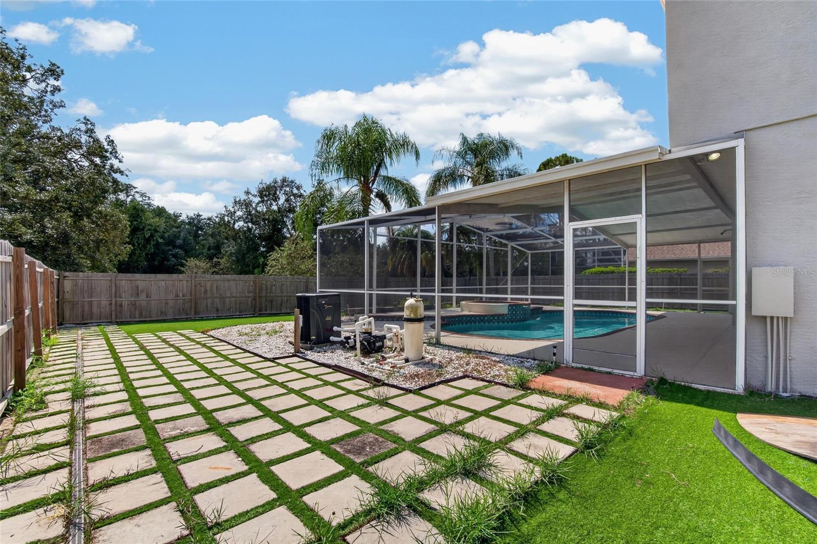 9110 ROCKROSE DR — photo 50