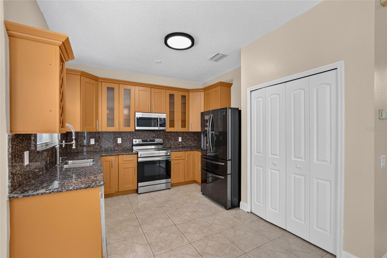 9110 ROCKROSE DR — photo 14