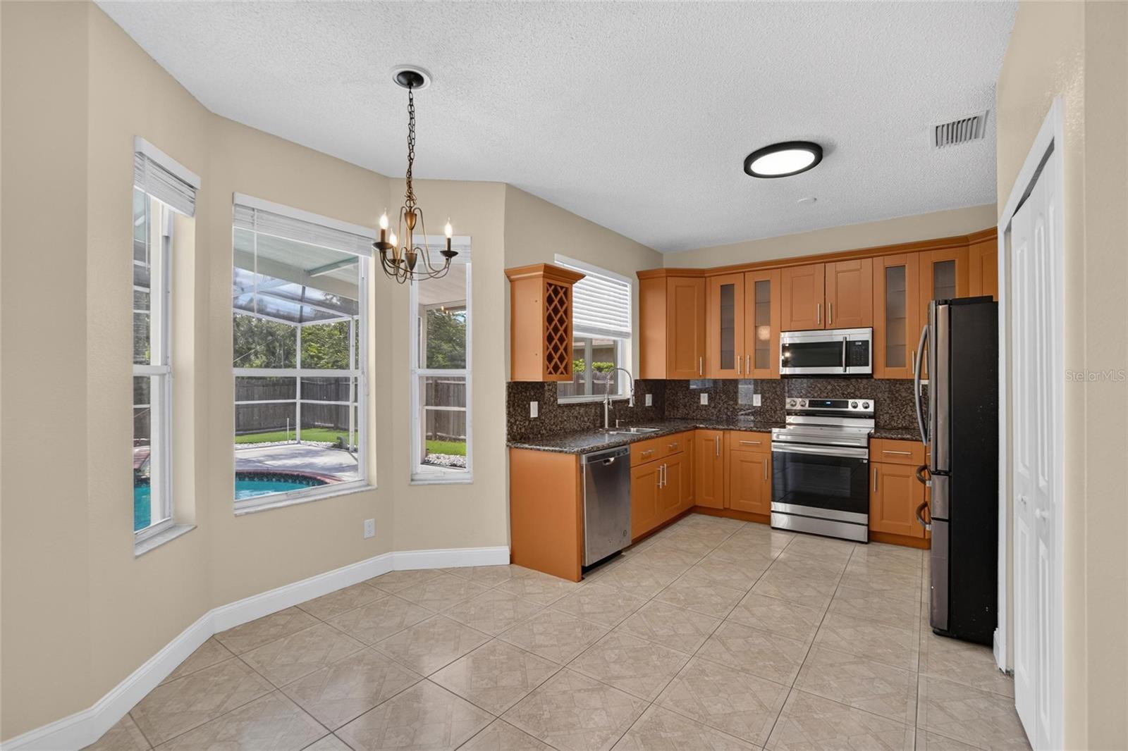9110 ROCKROSE DR — photo 13