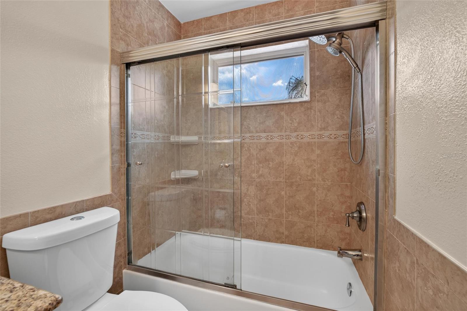 9110 ROCKROSE DR — photo 35