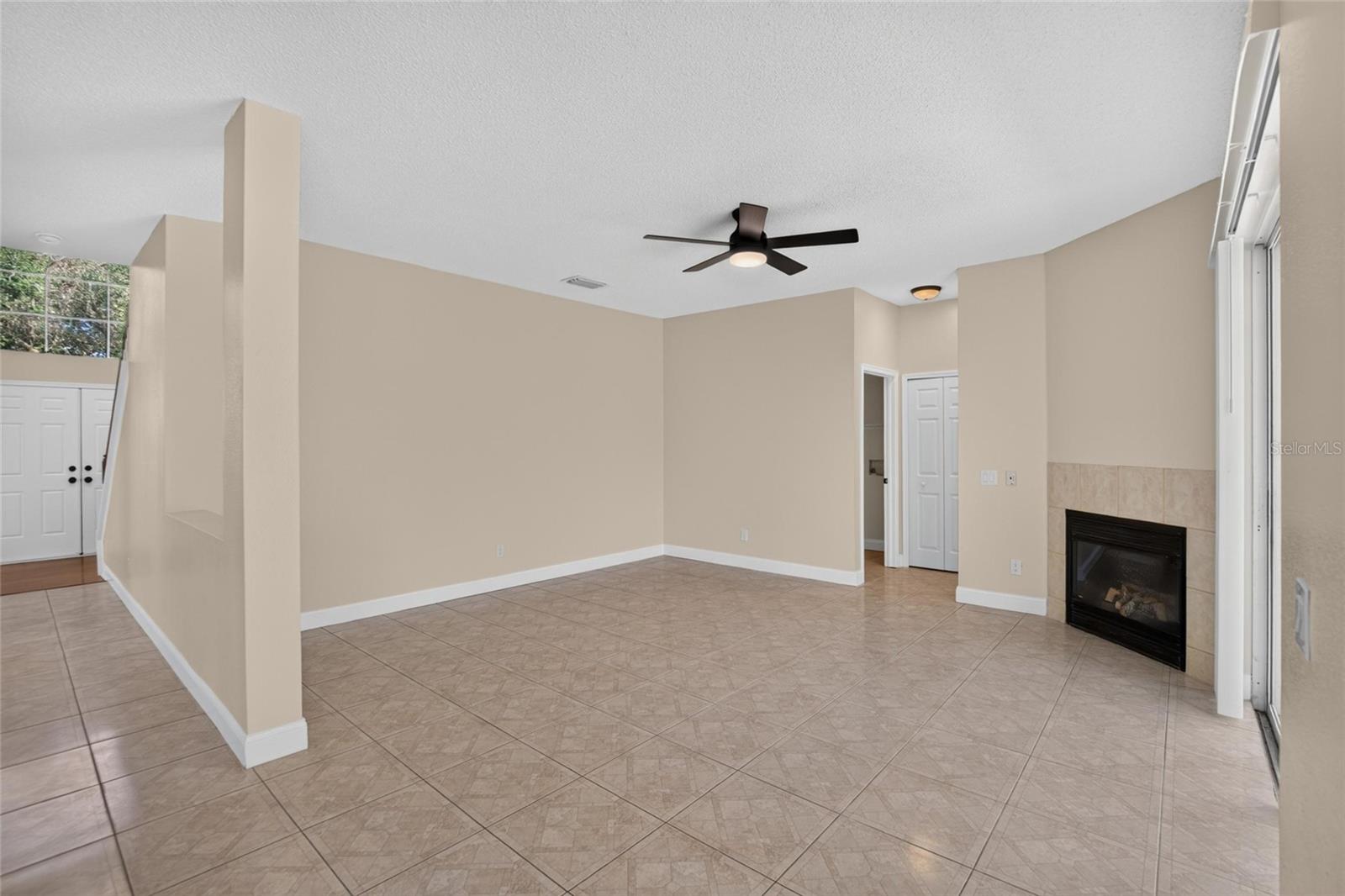 9110 ROCKROSE DR — photo 11